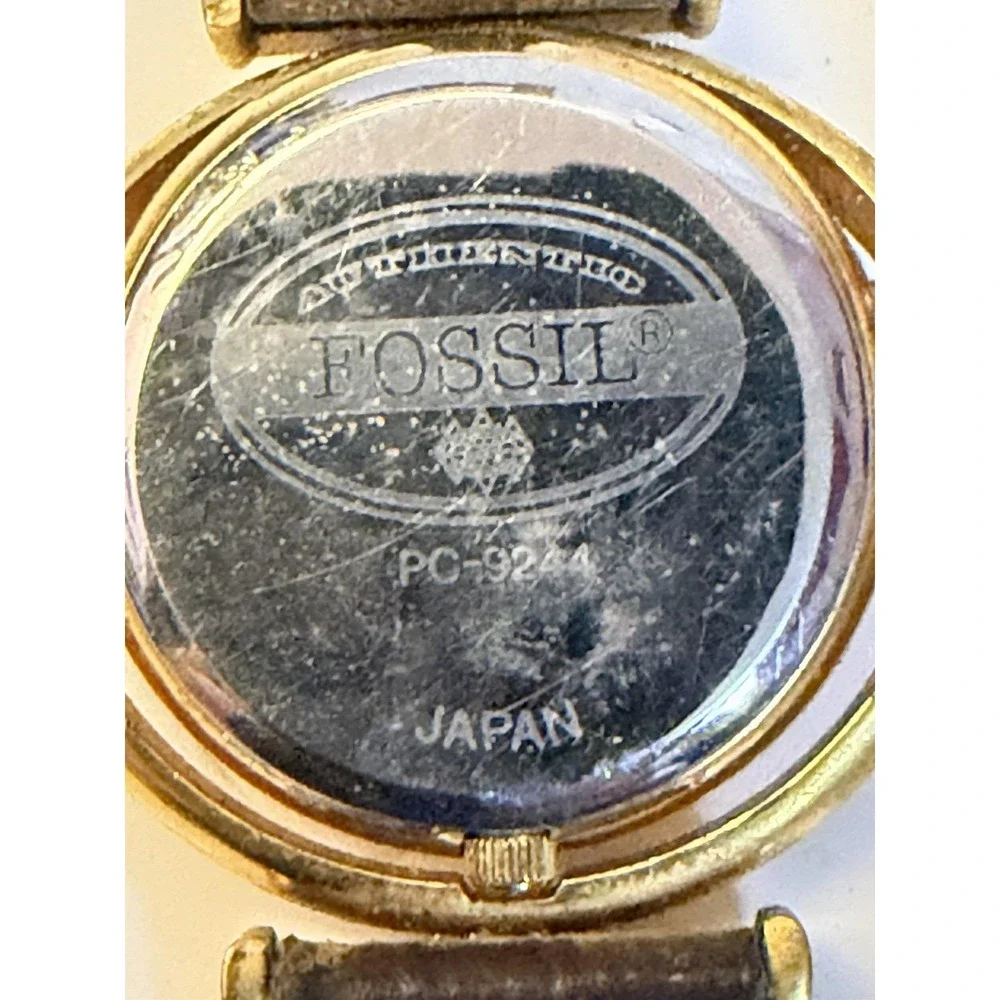 Vintage Fossil Woman's Watch 9244 Non Working Leather Band Metal Case Extra Band